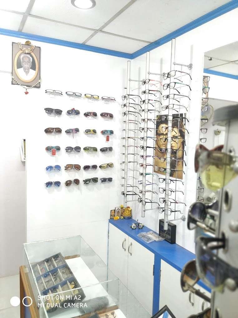 OM OPTICS - Contact Lens Clinic